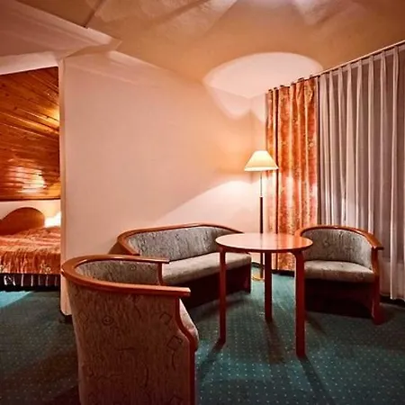 Hotel Sanatorium Uzdrowiskowe Roza 3*