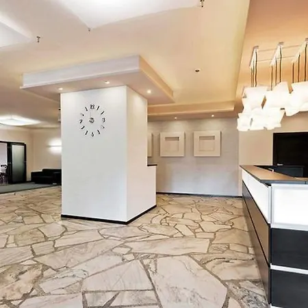 Sanatorium Uzdrowiskowe Roza אוסטראון