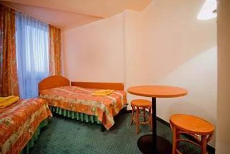 Sanatorium Uzdrowiskowe Roza מלון