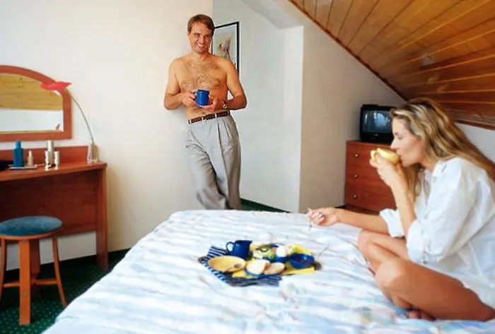 Sanatorium Uzdrowiskowe Roza אוסטראון